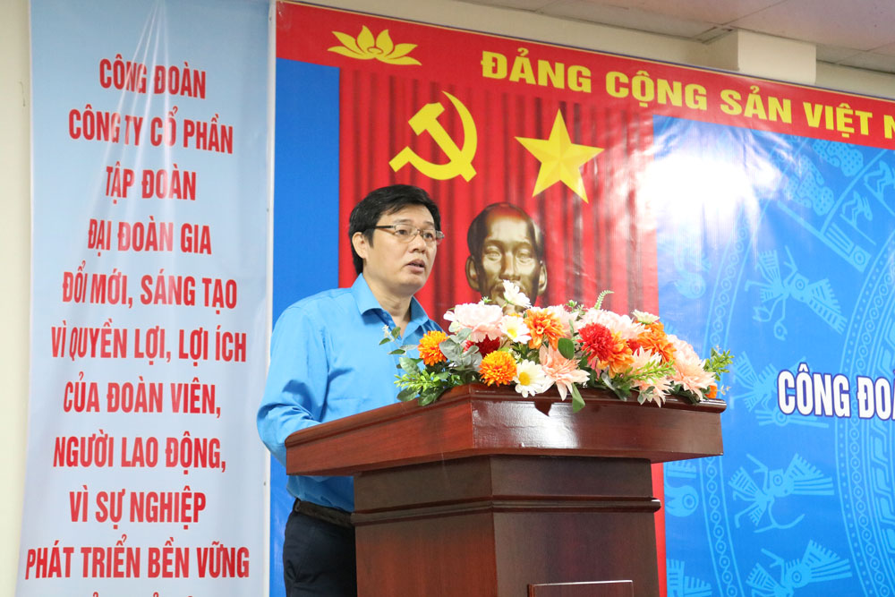Đồng chí Nguyễn Hợp Tiến - Huyện uỷ viên, Chủ tịch LĐLĐ huyện, Phó trưởng Ban chỉ đạo Đại hội phát biểu